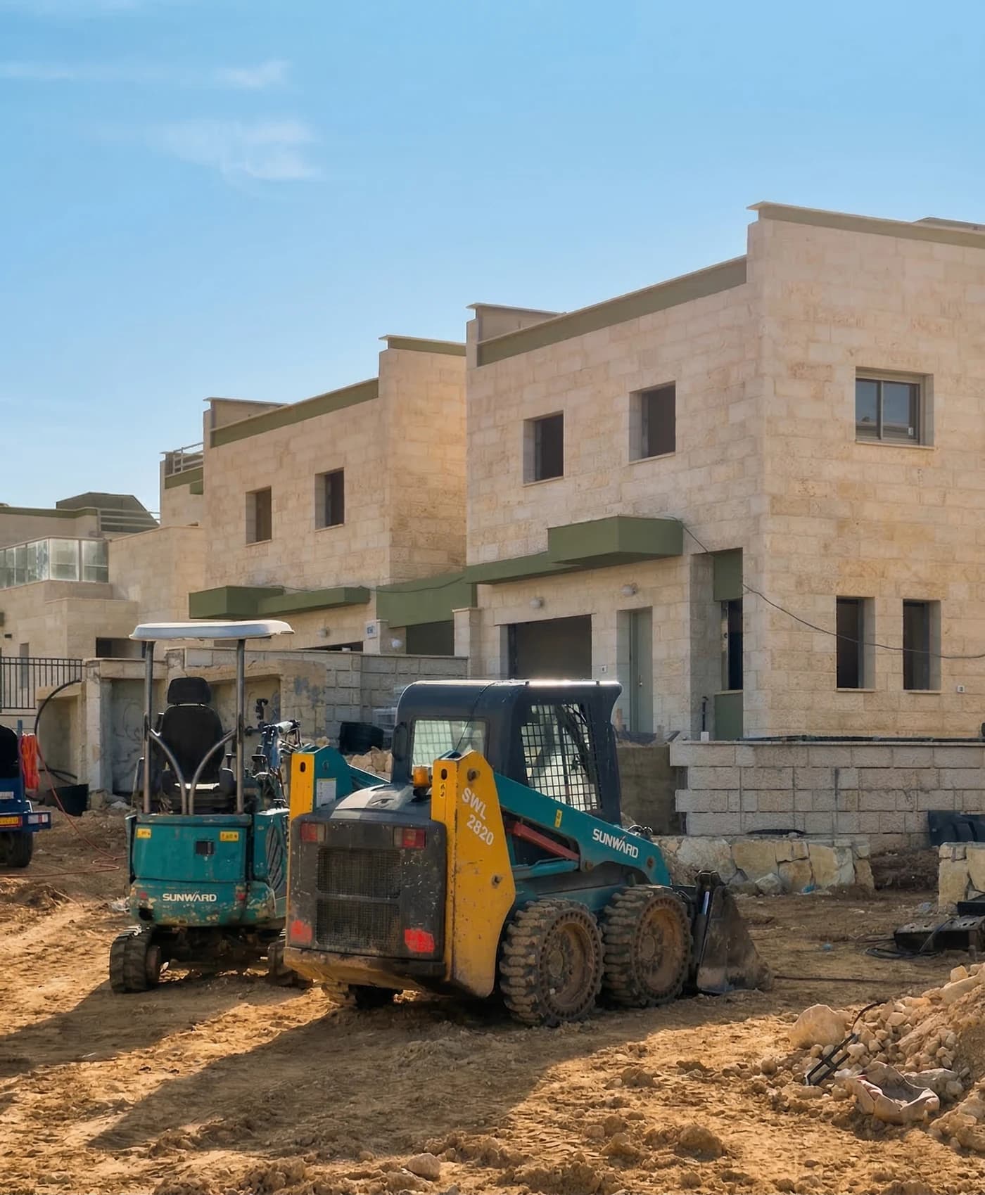 בנייה חדשה בנווה צוף. צילום: לגור ביו"ש